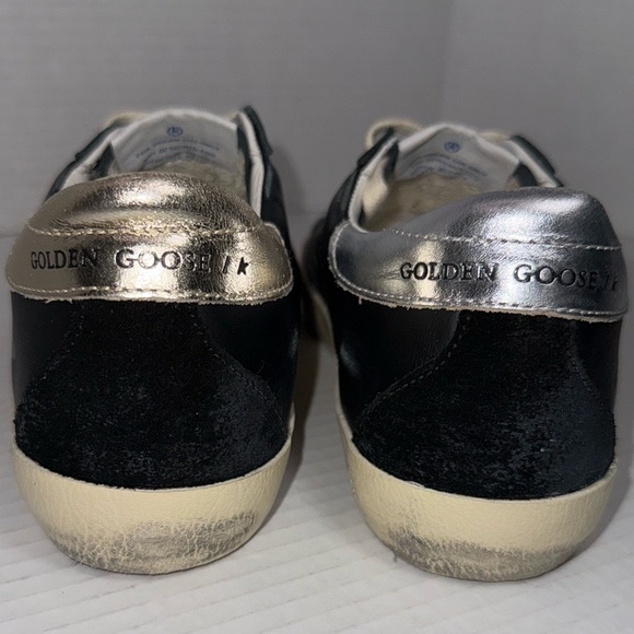 Golden Goose Superstar Sneaker Size: 36 (6) - Picture 4 of 11